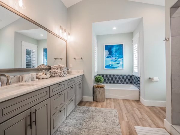 Luxurious 4-Bedroom Waterfront Villa in Holmes Beach